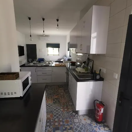 Дом отдыха Casas Caiado Two With Swimming Pool Фару