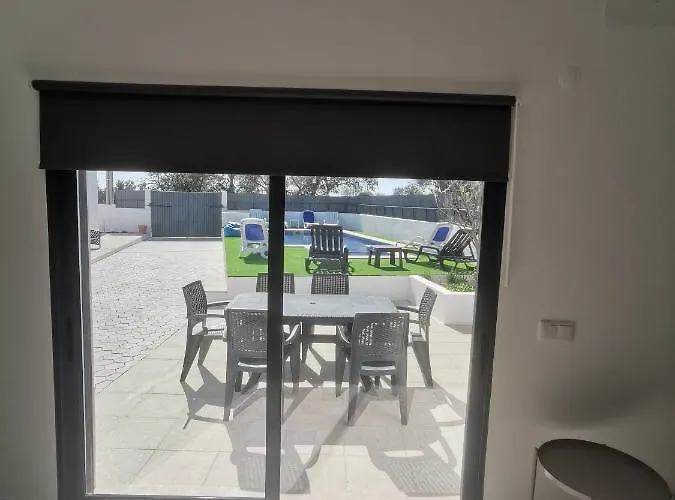 Дом отдыха Casas Caiado Two With Swimming Pool Фару